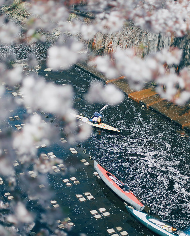 川下りをする様子