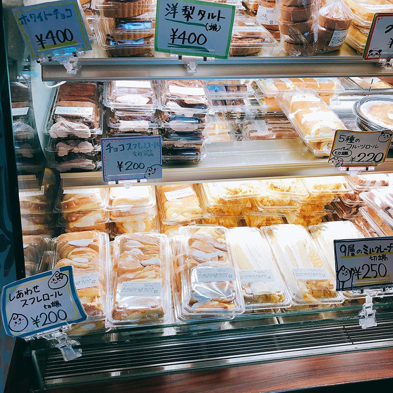 ドンレミーアウトレットのショーケース