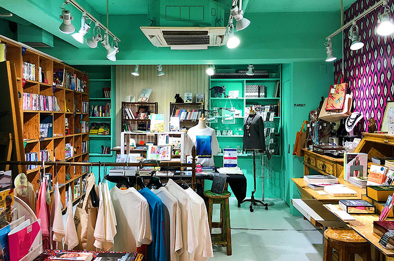 映画に関連したグッズも豊富！