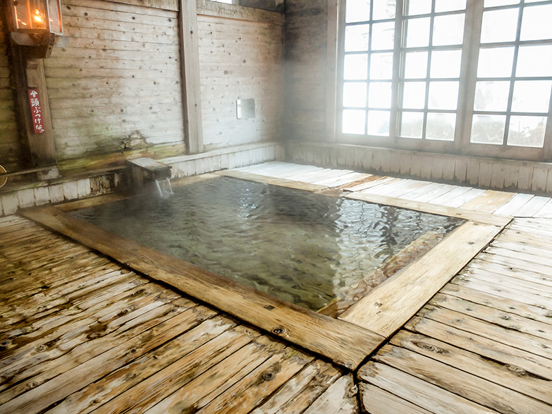 ランプの宿 青荷温泉　健六の湯