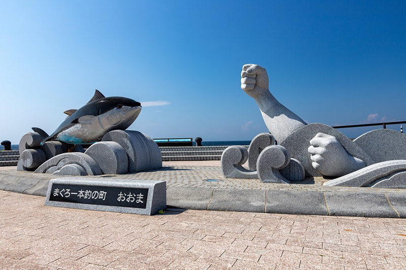 大間　マグロの一本釣りのモニュメント