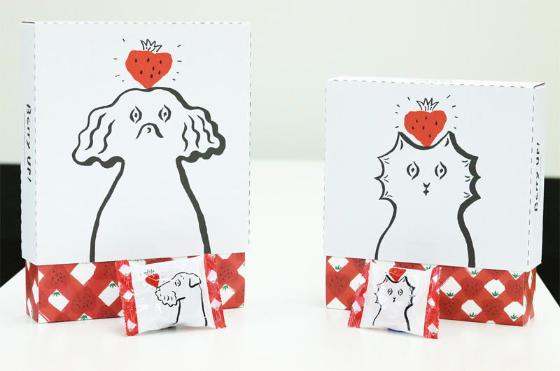 左：いちごサンドクッキー16個入り / 右：いちごポルボローネ16個入り