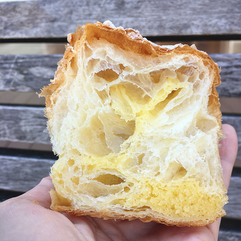 デイジイ東京のクロワッサンＢ.Ｃ.の断面