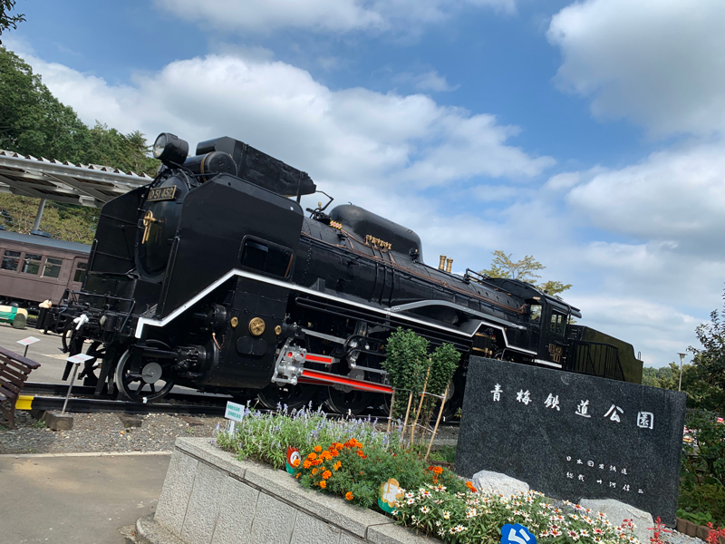 屋外のSL車両の展示