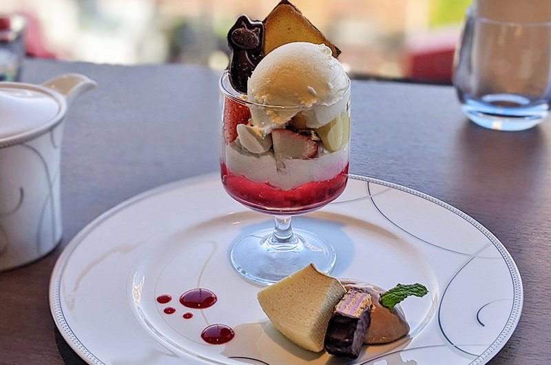 白い恋人パフェ