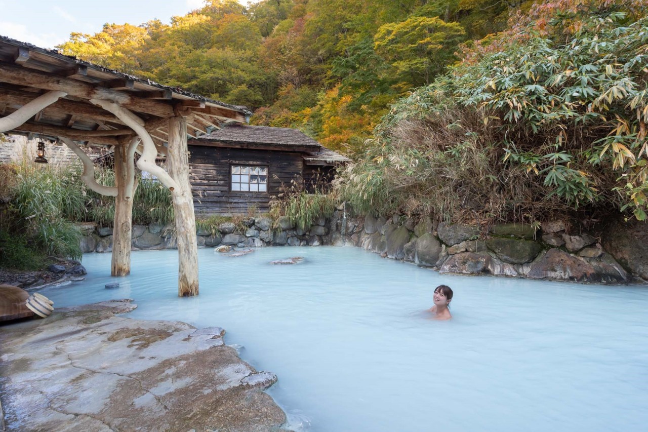 鶴の湯の露天風呂""