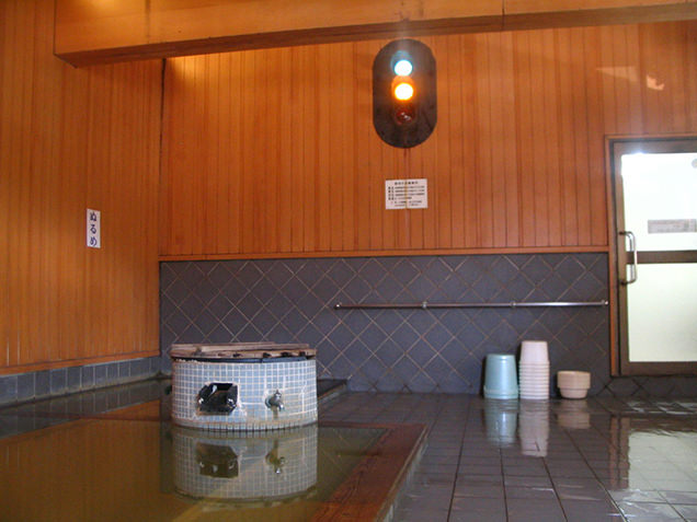 信号機が付いているユニークな大浴場