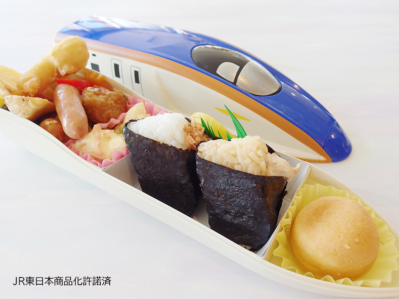 新幹線E7系弁当　蓋をあけたところ　おかず