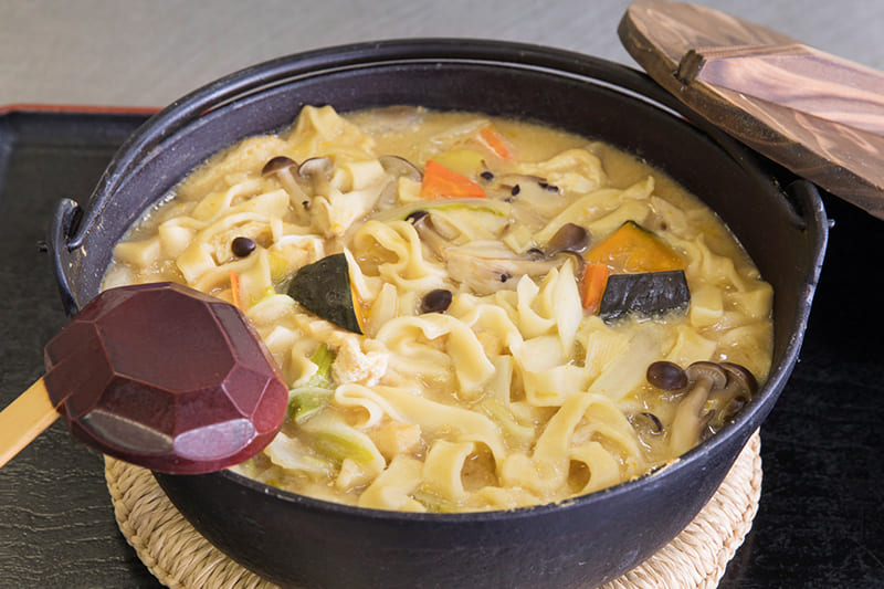 山梨県のほうとう（出典：農林水産省Webサイト）