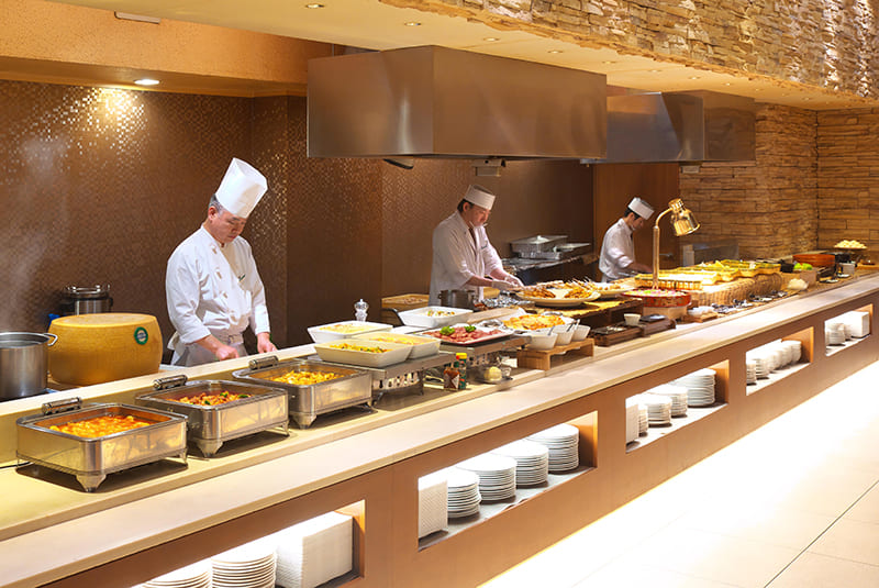 ビュッフェ会場のオープンキッチン。