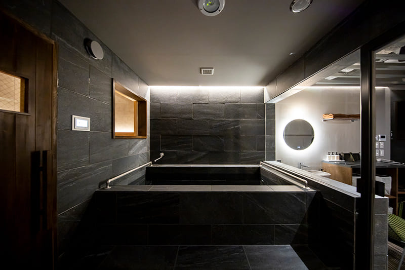 アカサカサウナの水風呂（写真提供：アカサカサウナ）。