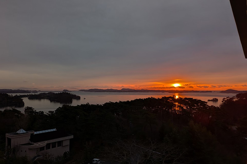 客室から眺める日の出