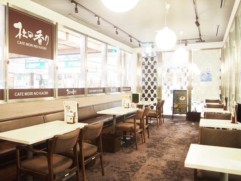 杜の香り 仙台駅店の内観（写真提供：服部コーヒーフーズ株式会社）。