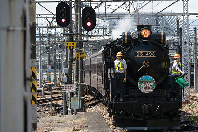 JR高崎駅にて入線してくる「SLレトロ碓氷」