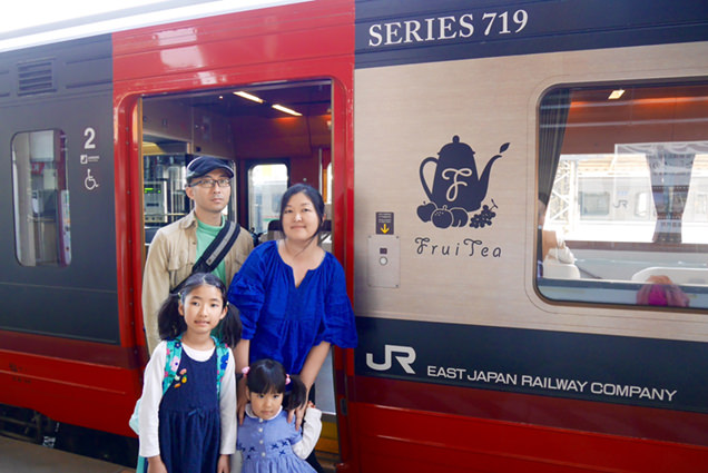 走るカフェ「フルーティアふくしま」で、スイーツ＆フルーツ三昧の旅